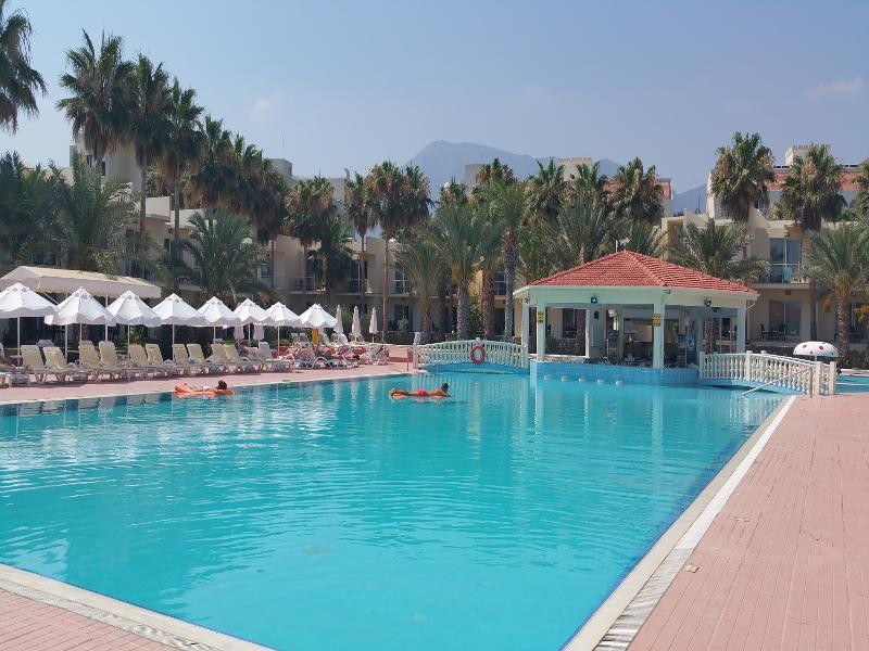 Oscar Resort Hotel كيرينيا المظهر الخارجي الصورة