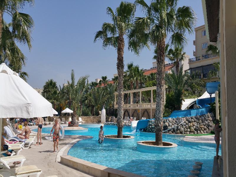 Oscar Resort Hotel كيرينيا المظهر الخارجي الصورة