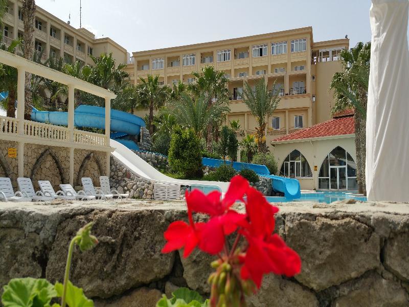 Oscar Resort Hotel كيرينيا المظهر الخارجي الصورة