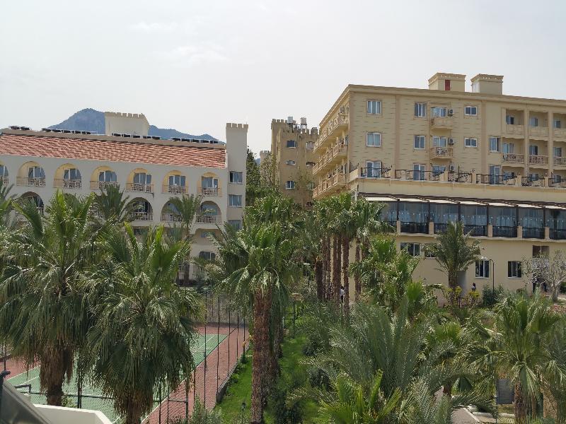 Oscar Resort Hotel كيرينيا المظهر الخارجي الصورة