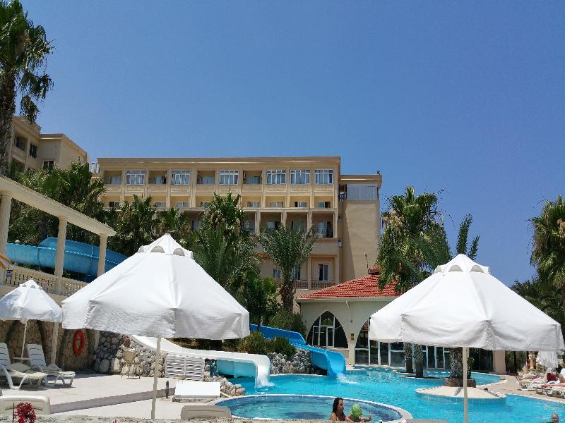 Oscar Resort Hotel كيرينيا المظهر الخارجي الصورة